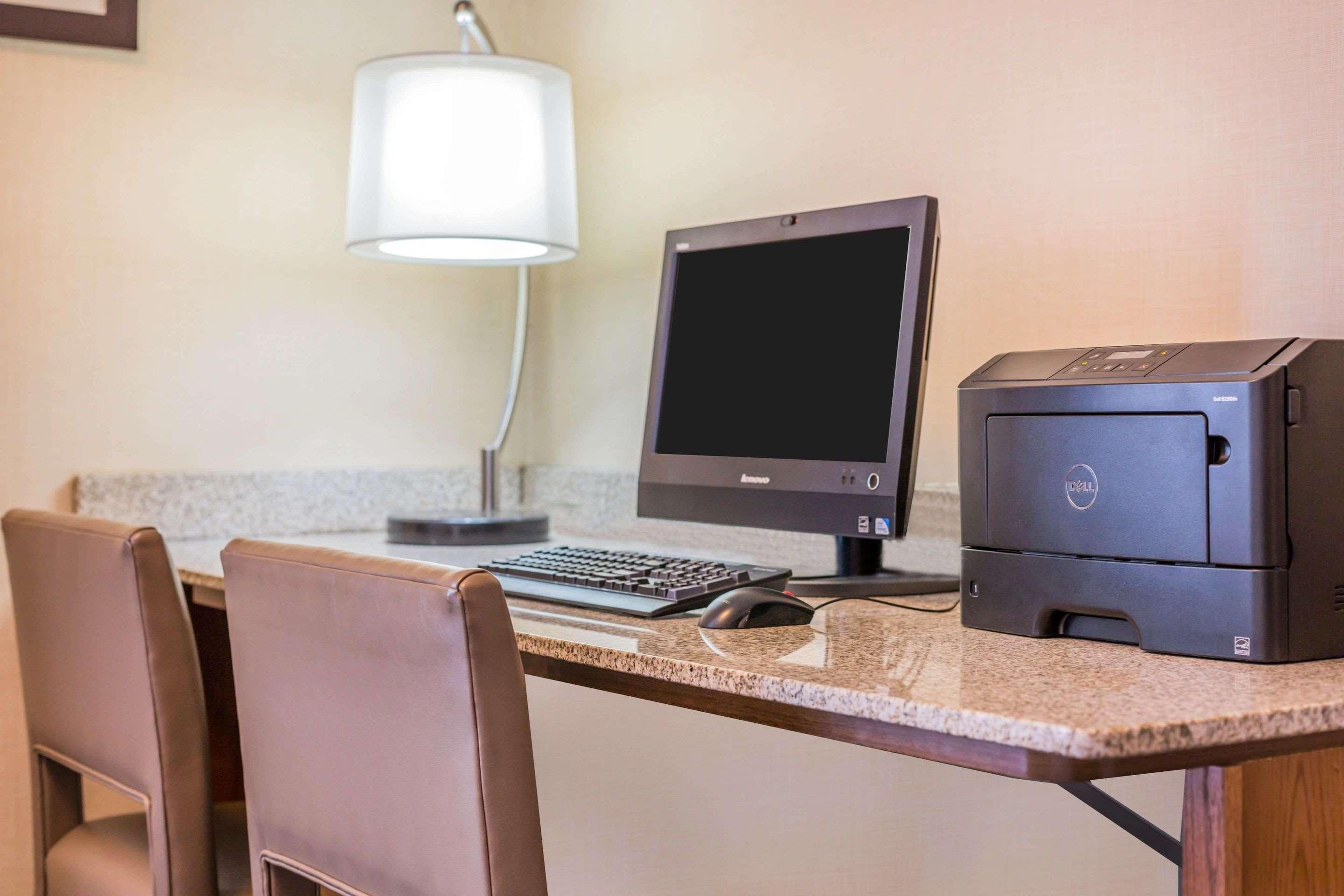 Comfort Inn & Suites Burlington Exterior photo