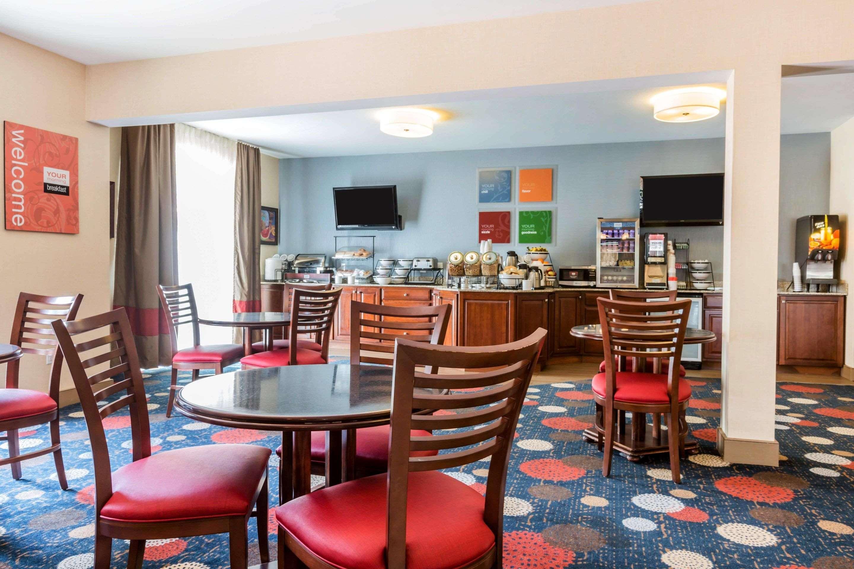 Comfort Inn & Suites Burlington Exterior photo